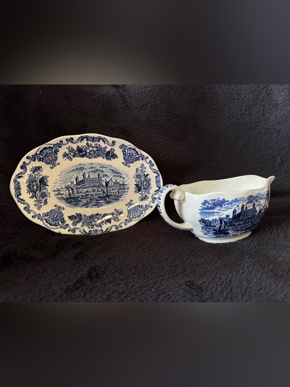 Royal Homes of Britain Blue & White Gravy Boat Enoch Wedgwood England - Picture 3 of 5